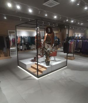 Esempio dalla galleria fotografica di B.L. GRUPPO INFISSI SRL